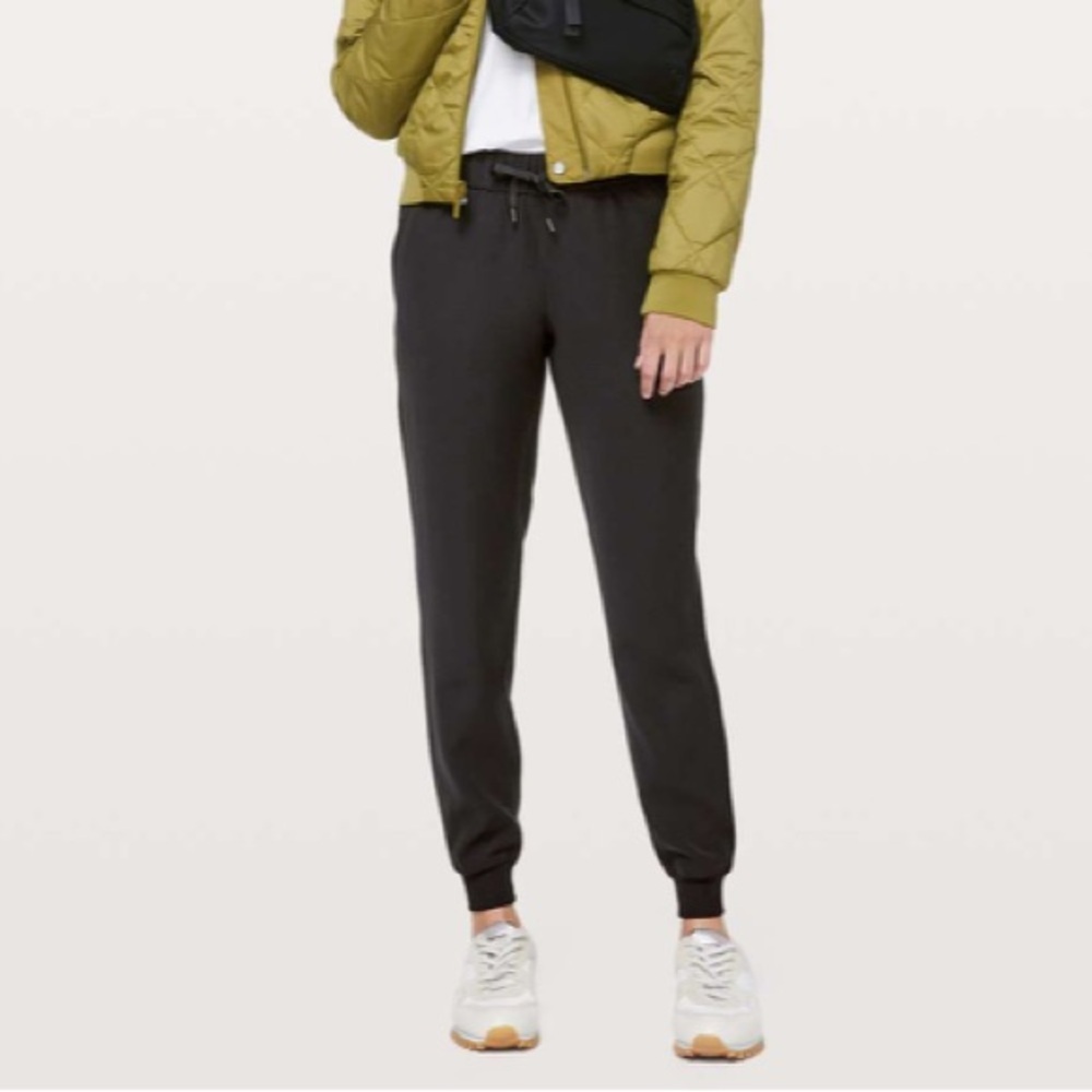 Lululemon 2 On The Fly Jogger in Black